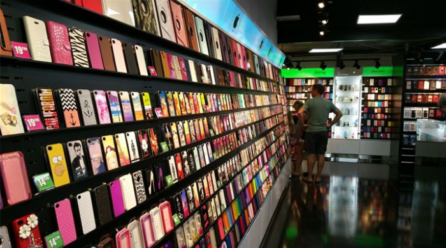 What to Do Before Visiting a Mobile Phone Accessory Store in London